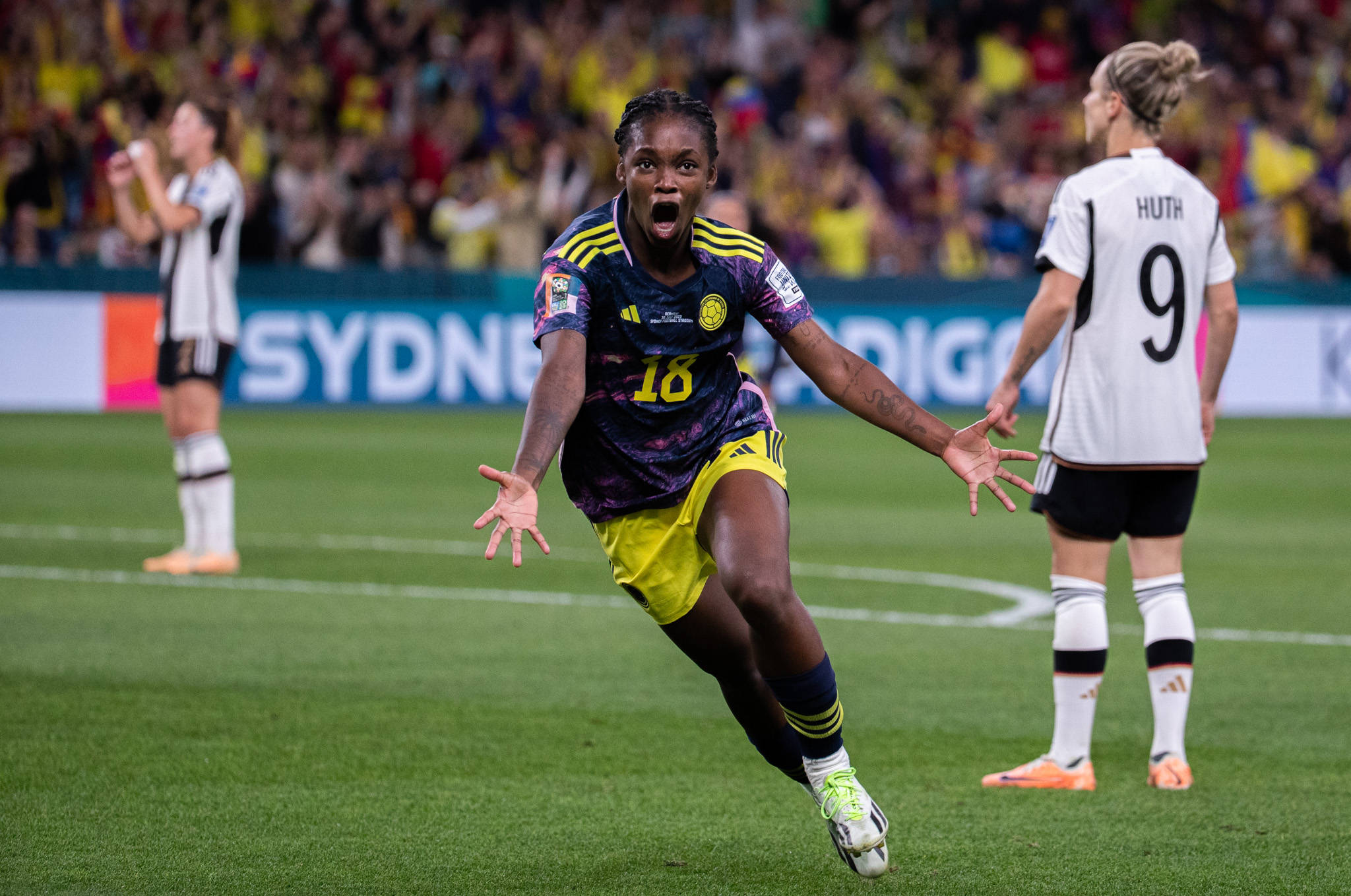 包含TheShy意外战胜德国队，险胜引爆全场！的词条