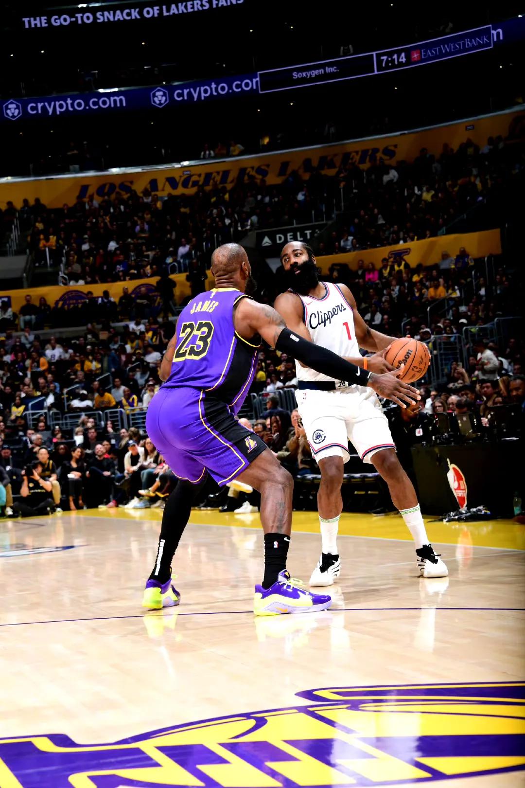 开云体育中国官方网站包含冲刺阶段洛杉矶湖人备战NBA季后赛，造点机会细节曝光，震撼外界，高层口径保持一致的词条